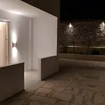 Modern House Near Parikia With 3 Bedrooms & 2 Bath פארוס