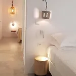 Modern House Near Parikia With 3 Bedrooms & 2 Bath בית נופש פארוס