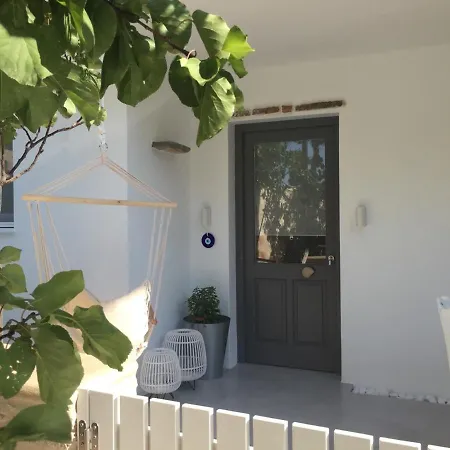 Modern House Near Parikia With 3 Bedrooms & 2 Bath Páros