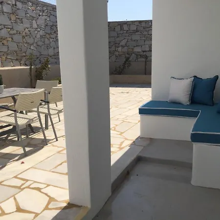 Modern House Near Parikia With 3 Bedrooms & 2 Bath Ferienhaus