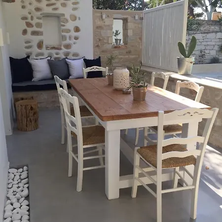 Modern House Near Parikia With 3 Bedrooms & 2 Bath Ferienhaus *