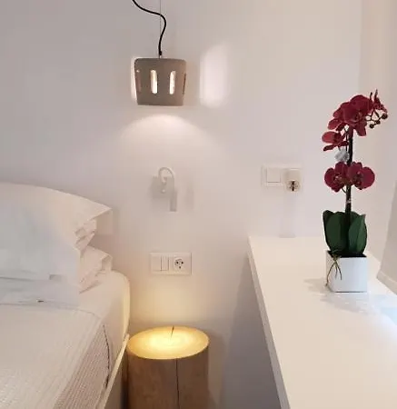 Modern House Near Parikia With 3 Bedrooms & 2 Bath Páros