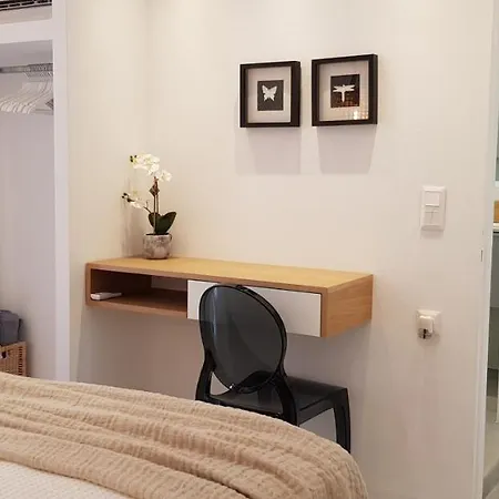 Modern House Near Parikia With 3 Bedrooms & 2 Bath Páros