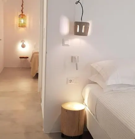 Modern House Near Parikia With 3 Bedrooms & 2 Bath Ferienhaus Páros