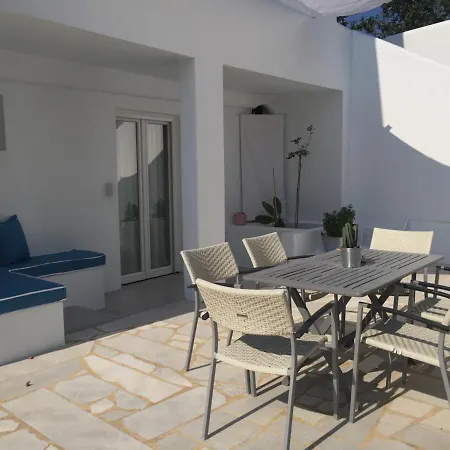 Modern House Near Parikia With 3 Bedrooms & 2 Bath Dom wakacyjny *