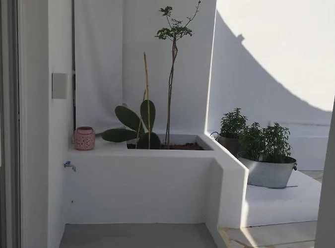 Modern House Near Parikia With 3 Bedrooms & 2 Bath Páros