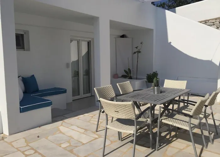 Modern House Near Parikia With 3 Bedrooms & 2 Bath Vakantiehuis *